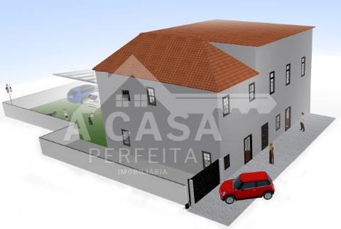 Prédio todo remodelado com 2 moradias T2 e 1 moradia T1 independentes em Souto