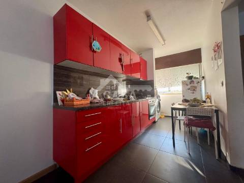 Apartamento T3 com varanda