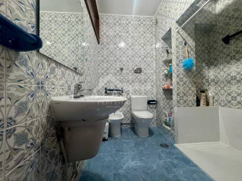 Apartamento T4 com elevador e garagem para 1 carro no centro