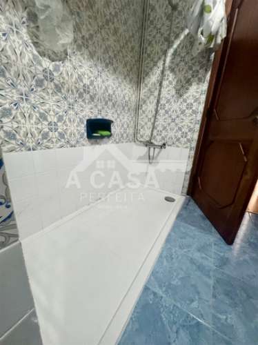 Apartamento T4 com elevador e garagem para 1 carro no centro