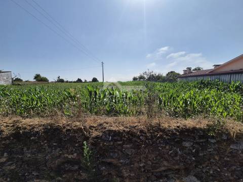 Terreno para construção em Arada