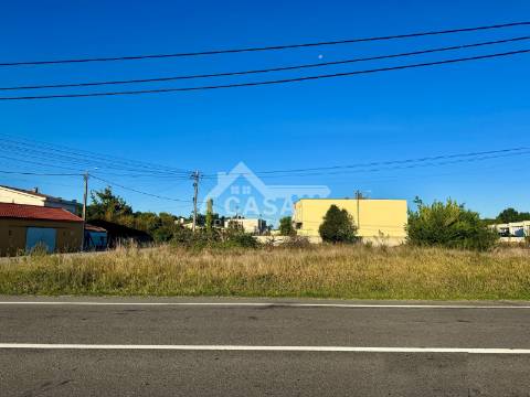 Terreno para construção com 2 frentes em Ovar