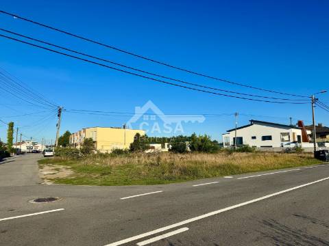 Terreno para construção com 2 frentes em Ovar