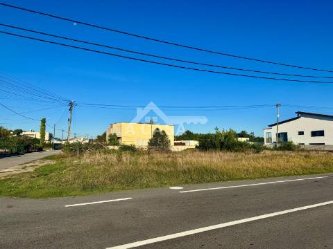 Terreno para construção com 2 frentes em Ovar