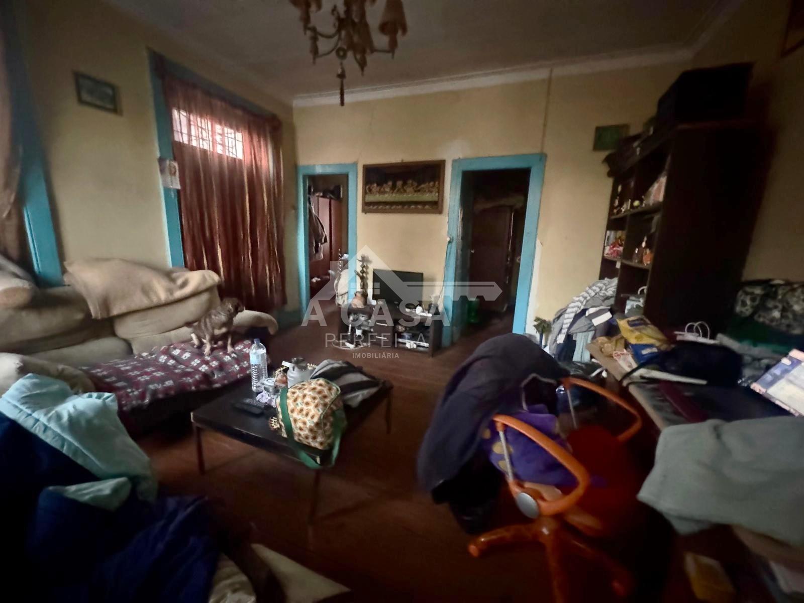 Moradia geminada T3 com garagem na cave e logradouro em São Miguel do Souto