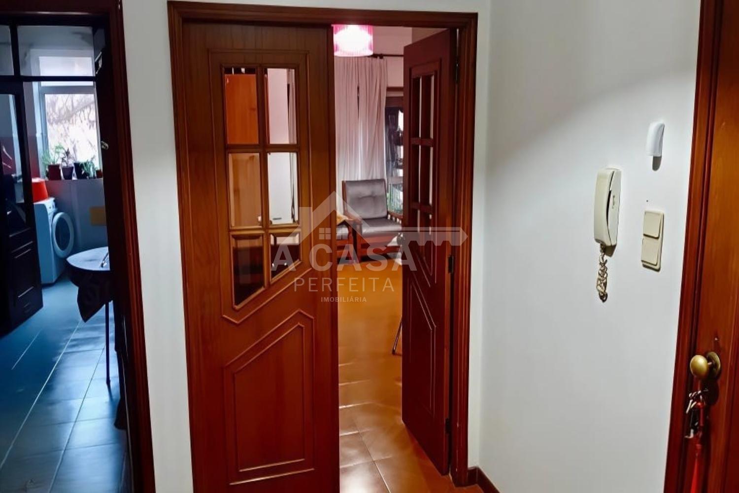 Apartamento T2 em Santa Maria Maior