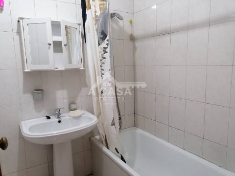 Apartamento T2 em Santa Maria Maior