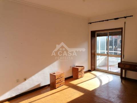 Apartamento T2 em Santa Maria Maior