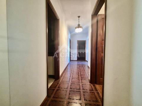 Moradia isolada T3 com logradouro em São João