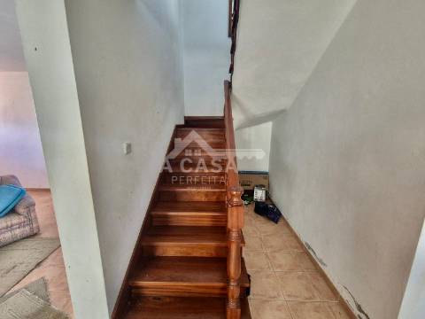 Moradia isolada T3 com logradouro em São João