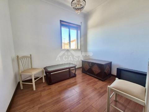 Moradia isolada T3 com logradouro em São João