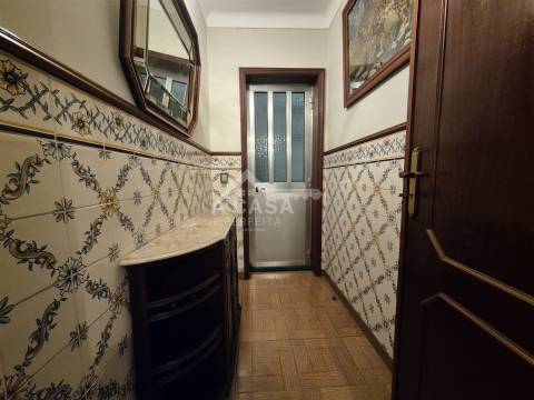 Moradia Isolada Térrea T3 com anexos e logradouro em São João