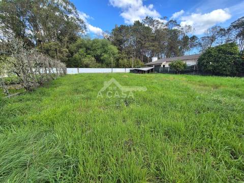 Terreno rústico em Arada