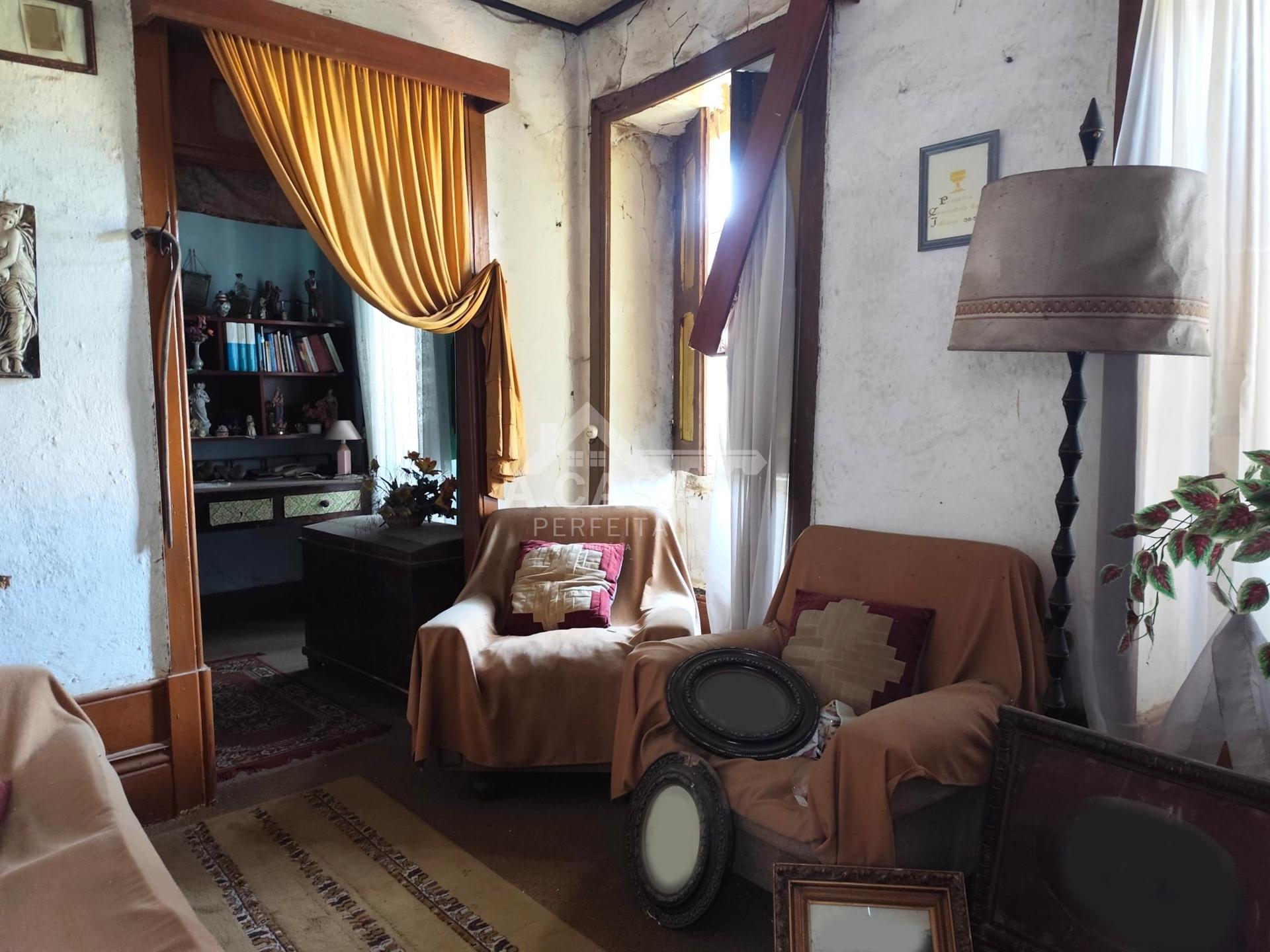 Moradia isolada T3 Térrea com logradouro e terreno em Cortegaça