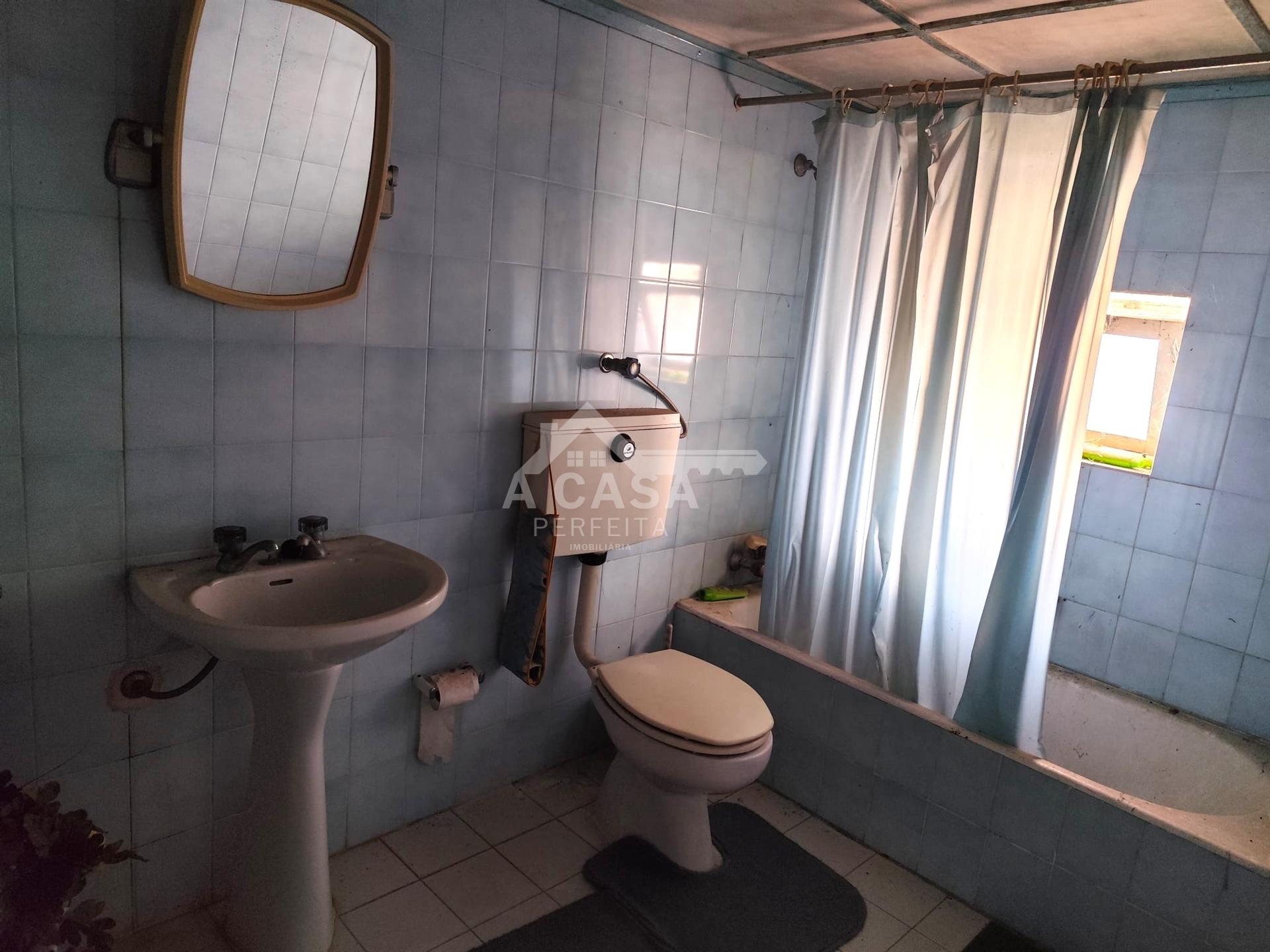 Moradia isolada T3 Térrea com logradouro e terreno em Cortegaça