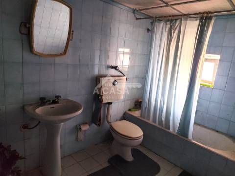 Moradia isolada T3 Térrea com logradouro e terreno em Cortegaça