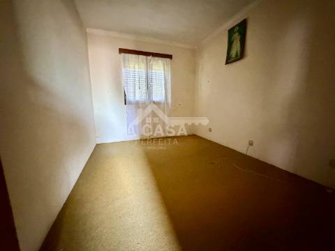 Moradia isolada T3 com garagem e logradouro em São Vicente de Pereira Jusã