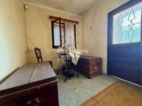 Moradia isolada T3 com garagem e logradouro em São Vicente de Pereira Jusã