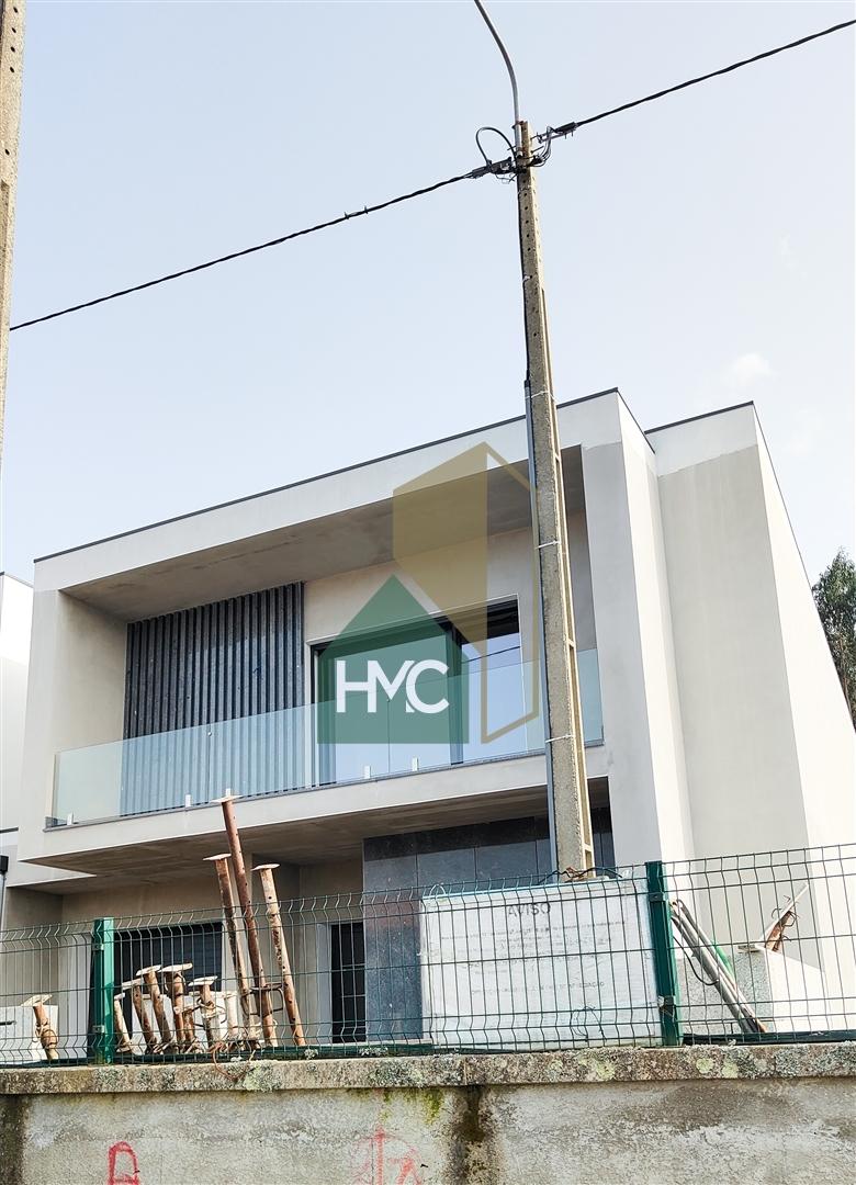 Moradia Geminada T3 Venda em Sanfins Lamoso Codessos,Paços de Ferreira