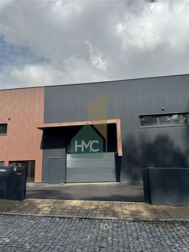 Armazém  Venda em Macieira,Lousada