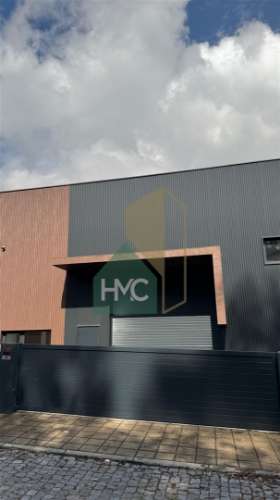 Armazém  Venda em Macieira,Lousada