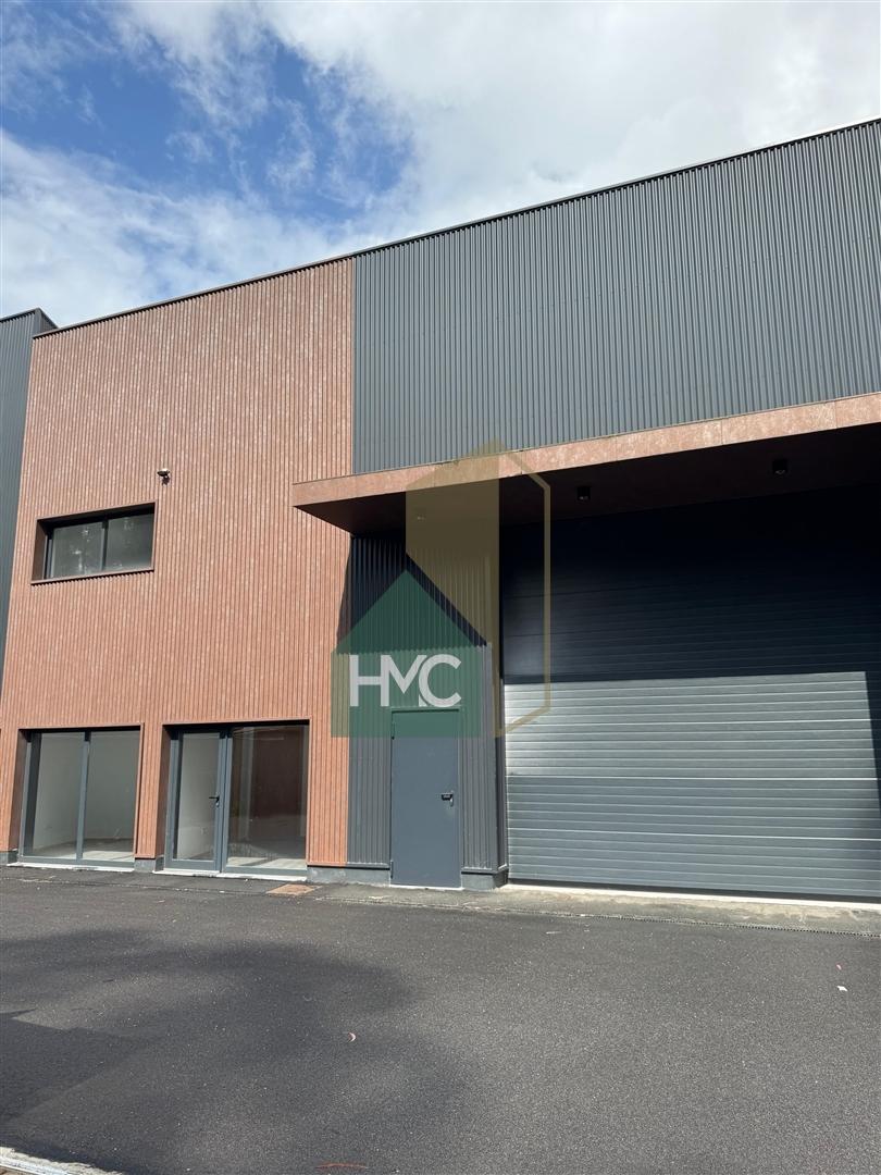Armazém  Venda em Macieira,Lousada