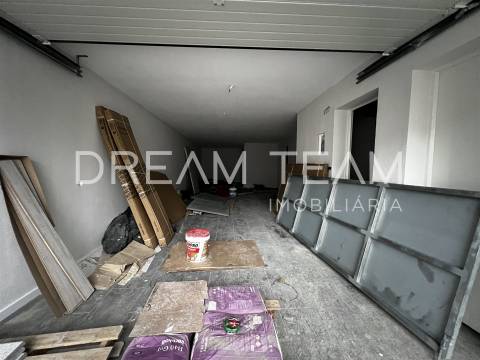 Moradia T4 NOVA com Piscina