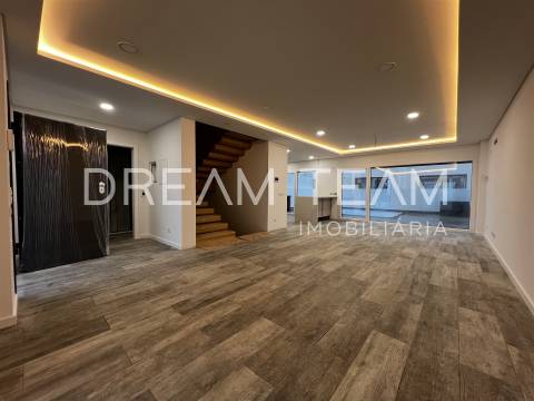 Moradia T4 NOVA com Piscina