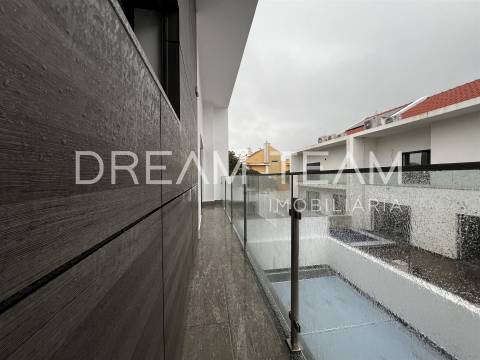 Moradia T4 NOVA com Piscina