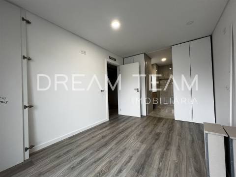 Moradia T4 NOVA com Piscina