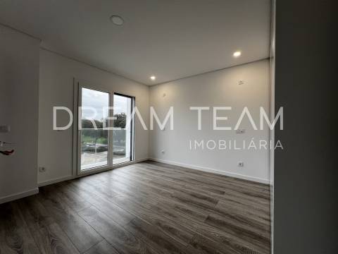 Moradia T4 NOVA com Piscina