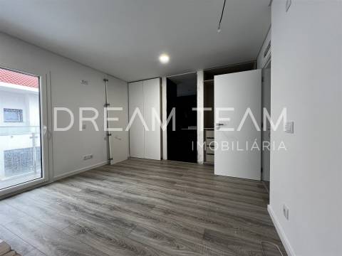 Moradia T4 NOVA com Piscina