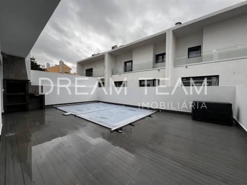 Moradia T4 NOVA com Piscina
