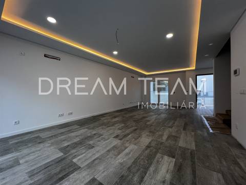 Moradia T4 NOVA com Piscina