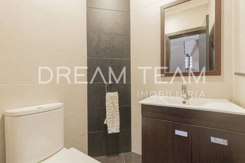 Moradia isolada T4 com área de 283,00 m2  em lote de terreno com 572 m2