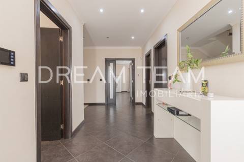 Moradia isolada T4 com área de 283,00 m2  em lote de terreno com 572 m2