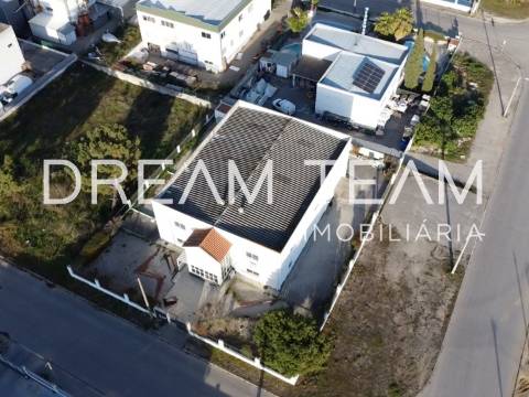 Armazém com escritório no Vale do Alecrim -  Pinhal Novo