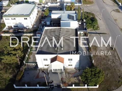 Armazém com escritório no Vale do Alecrim -  Pinhal Novo