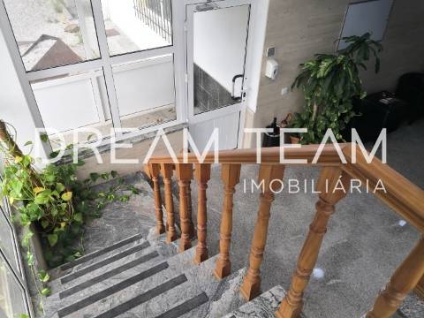 Armazém com escritório no Vale do Alecrim -  Pinhal Novo