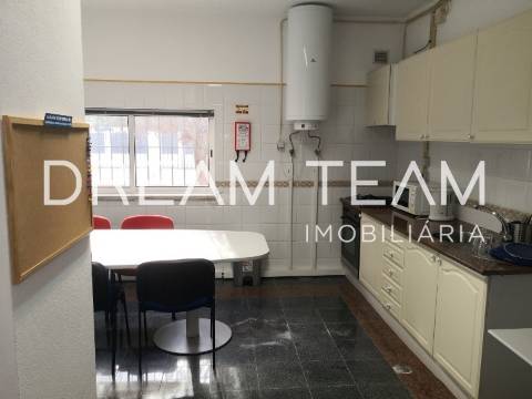 Armazém com escritório no Vale do Alecrim -  Pinhal Novo