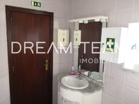 Armazém com escritório no Vale do Alecrim -  Pinhal Novo