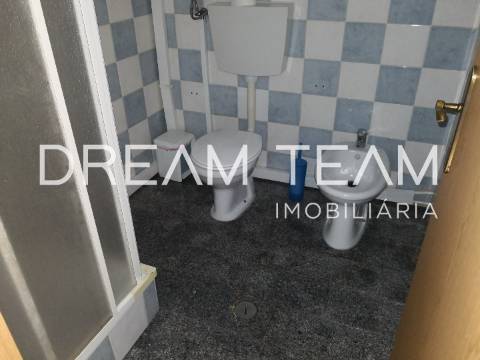 Armazém com escritório no Vale do Alecrim -  Pinhal Novo