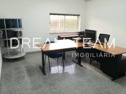 Armazém com escritório no Vale do Alecrim -  Pinhal Novo