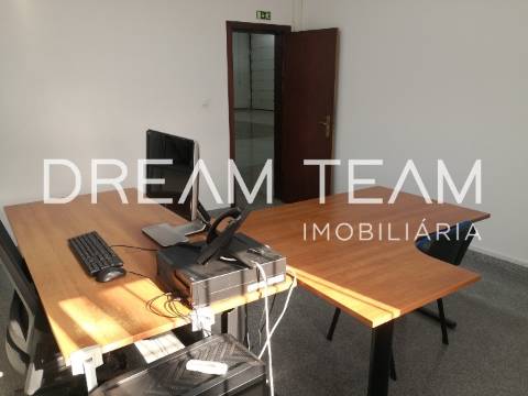 Armazém com escritório no Vale do Alecrim -  Pinhal Novo