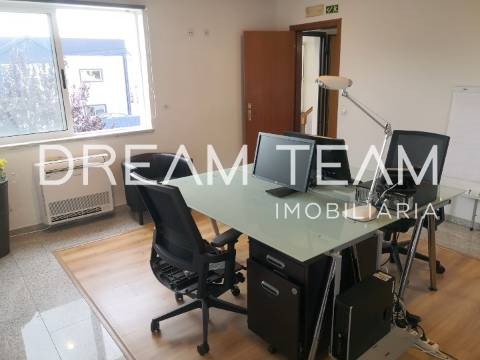 Armazém com escritório no Vale do Alecrim -  Pinhal Novo