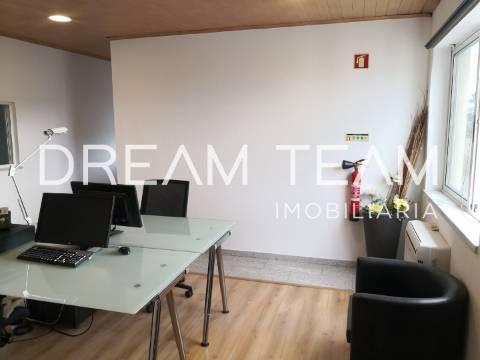 Armazém com escritório no Vale do Alecrim -  Pinhal Novo