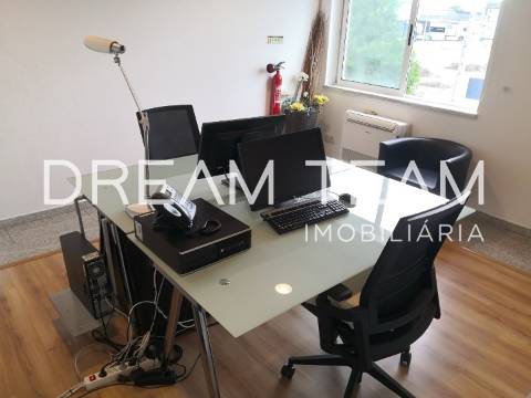 Armazém com escritório no Vale do Alecrim -  Pinhal Novo