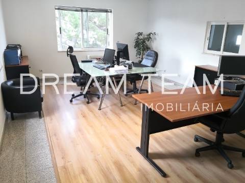 Armazém com escritório no Vale do Alecrim -  Pinhal Novo