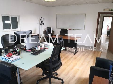 Armazém com escritório no Vale do Alecrim -  Pinhal Novo