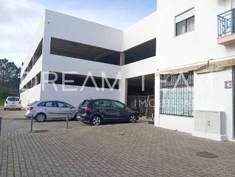 Loja, Urbanização Vila Maria, Setúbal